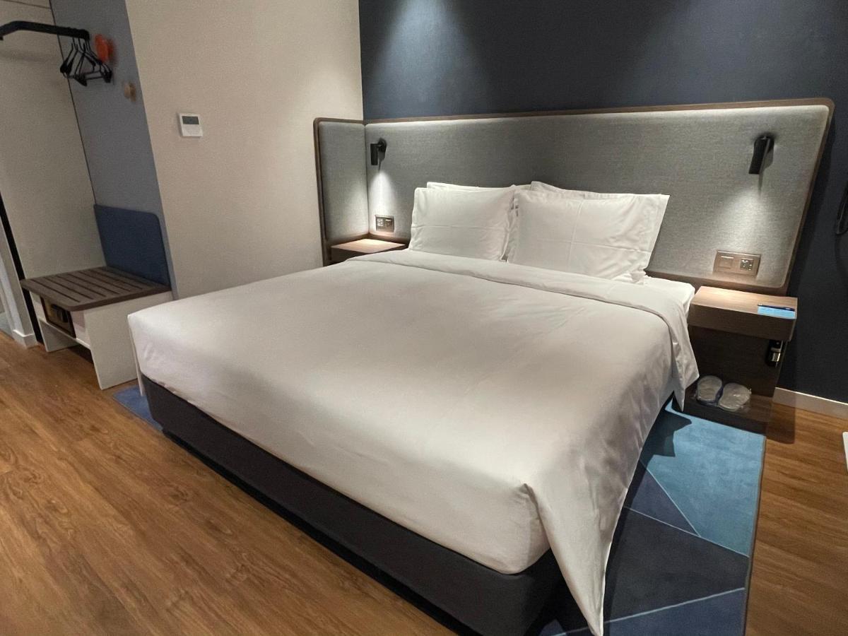 Holiday Inn Express Zhuhai Gongbei, An Ihg Hotel Εξωτερικό φωτογραφία